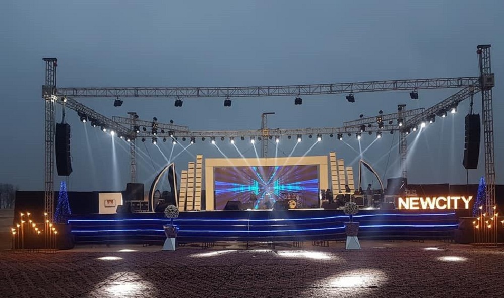 Custom fabricated event stage on rent set up for a function in Chandigarh